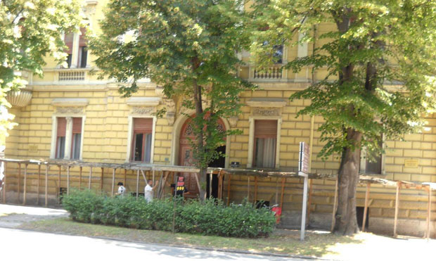 МУКЕ ПЕНЗИОНЕРА ИЗ СИВЦА: Закључао суд, па се сад сели код судије